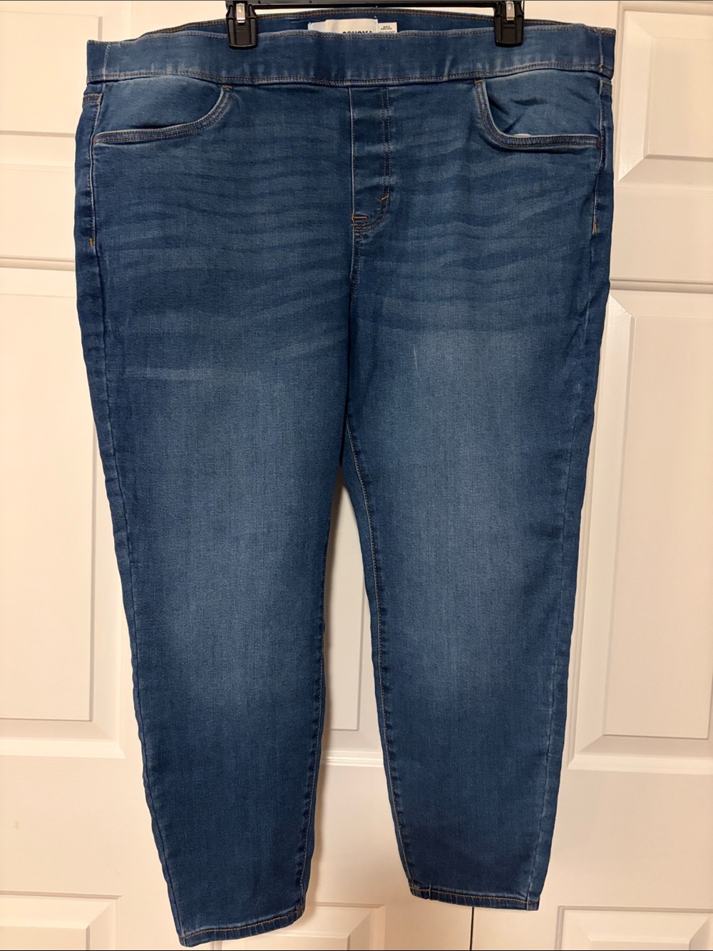 NWOT Sonoma brand pull on jeans. Size 18W Short